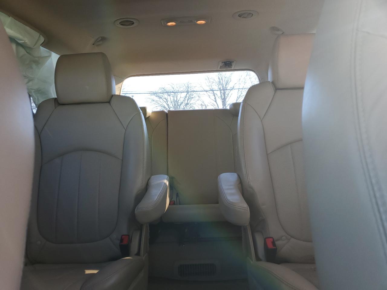 2011 GMC Acadia - Image 10