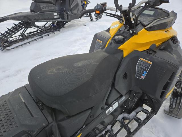 2021 SKIDOO EXPEDITION