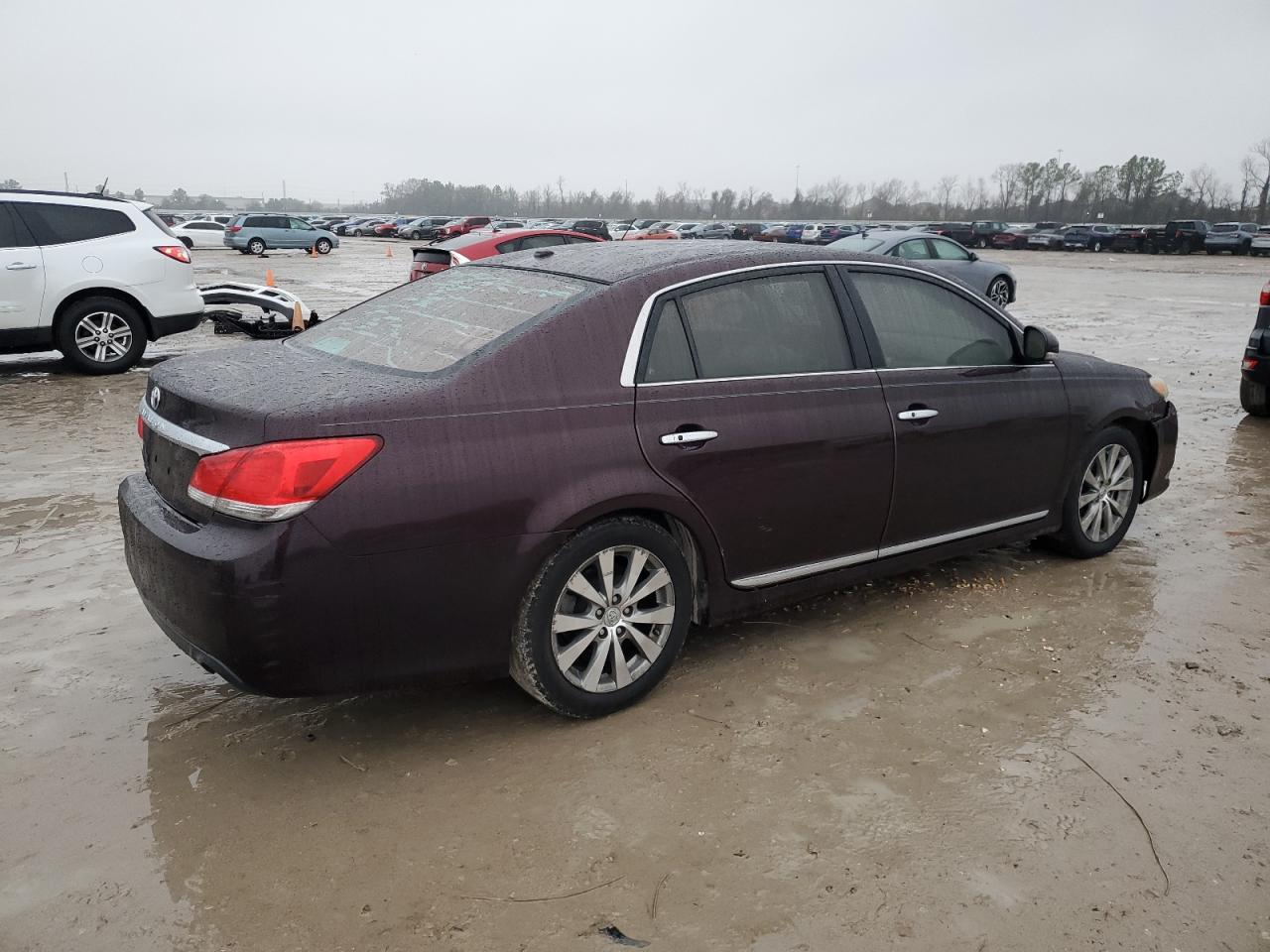 2011 Toyota Avalon - Image 3