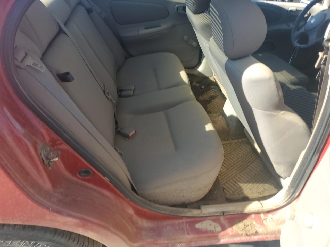 2005 Dodge Neon - Image 10