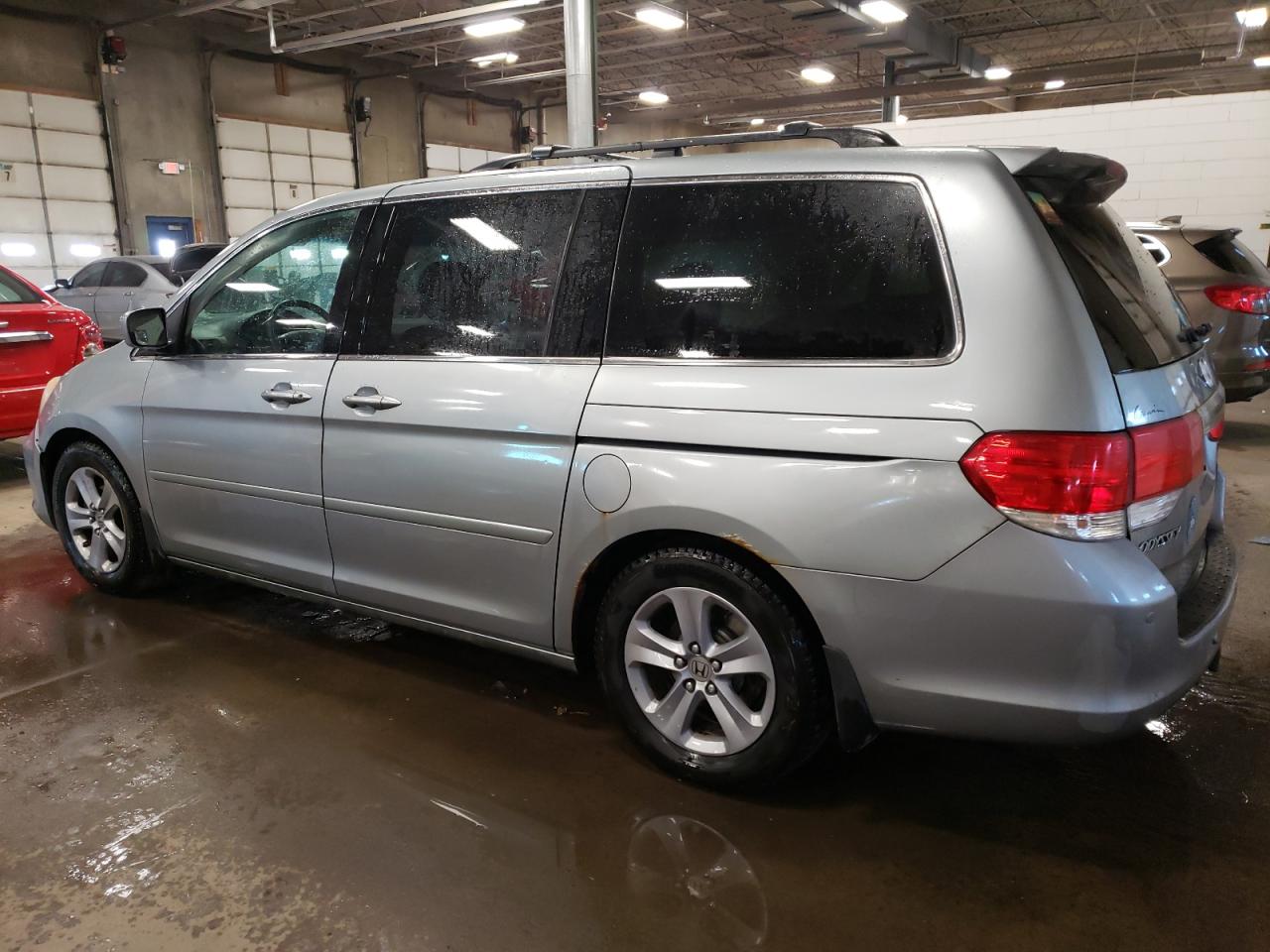2008 Honda Odyssey - Image 2