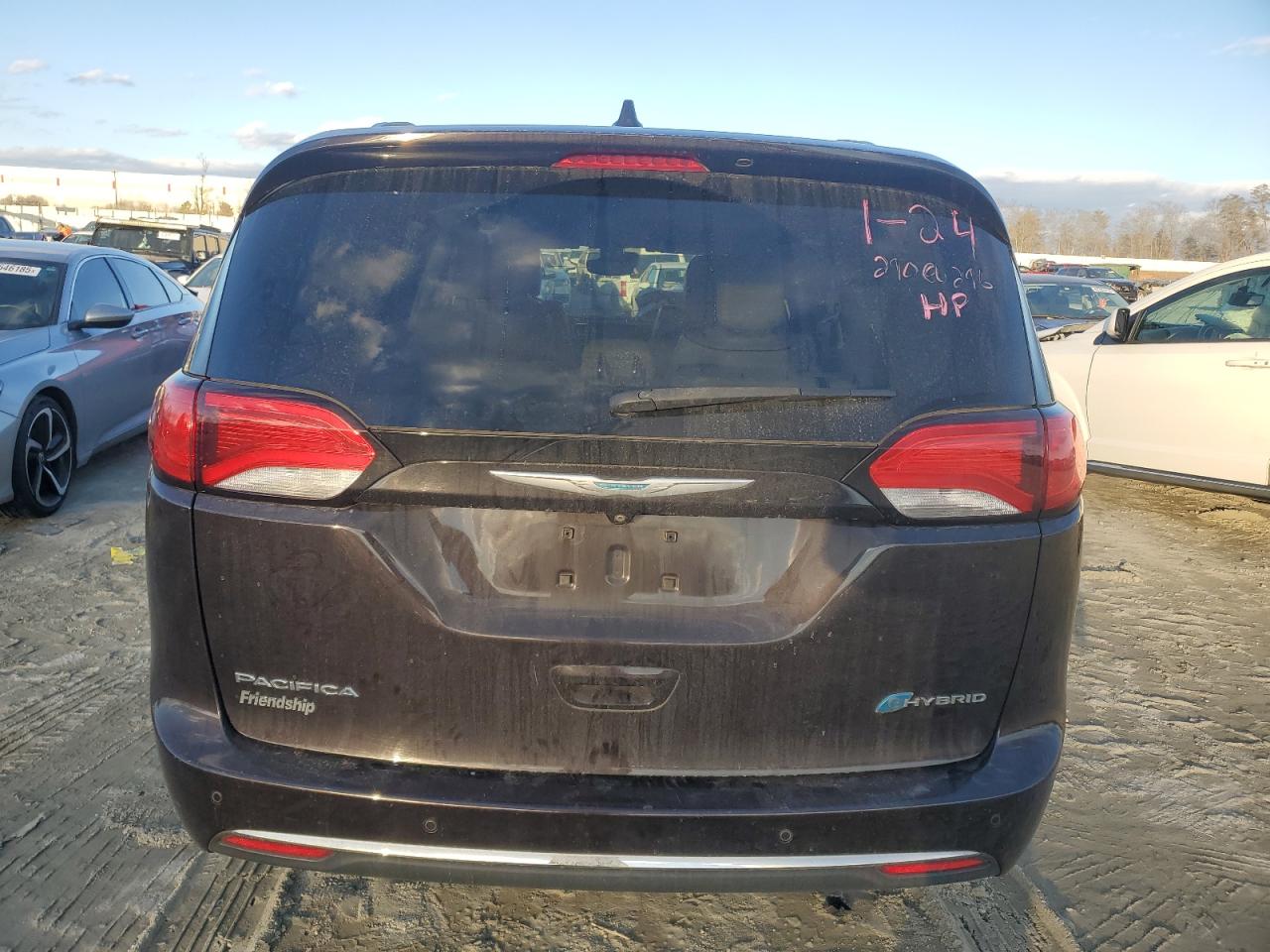 2017 Chrysler Pacifica - Image 6