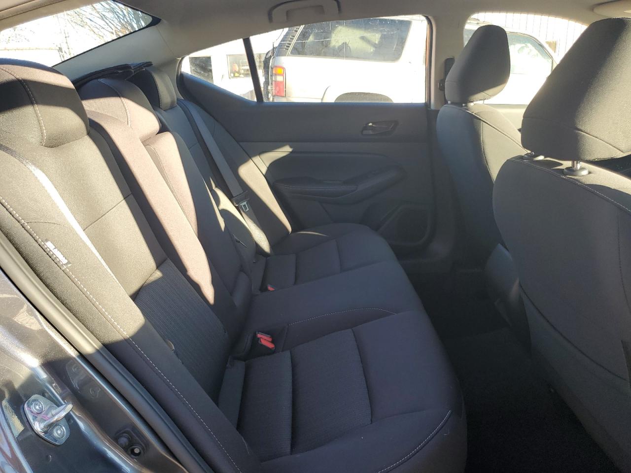 2024 Nissan Altima - Image 10