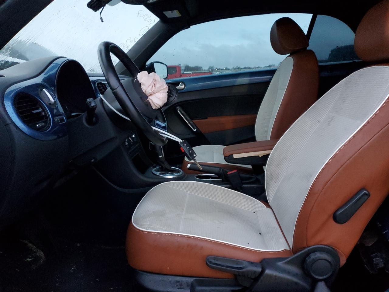 2017 Volkswagen Beetle - Image 7