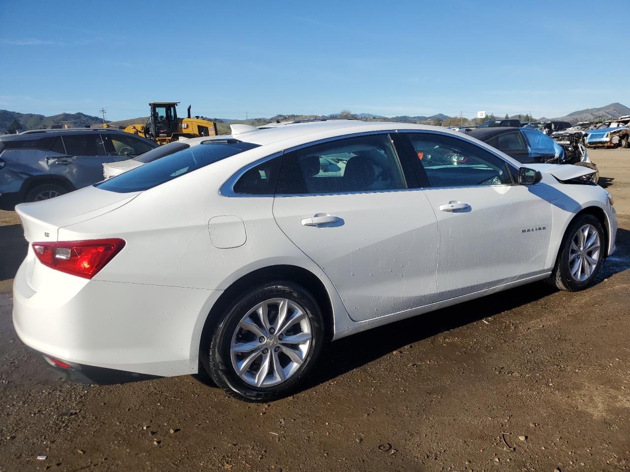 2023 Chevrolet Malibu - Image 3