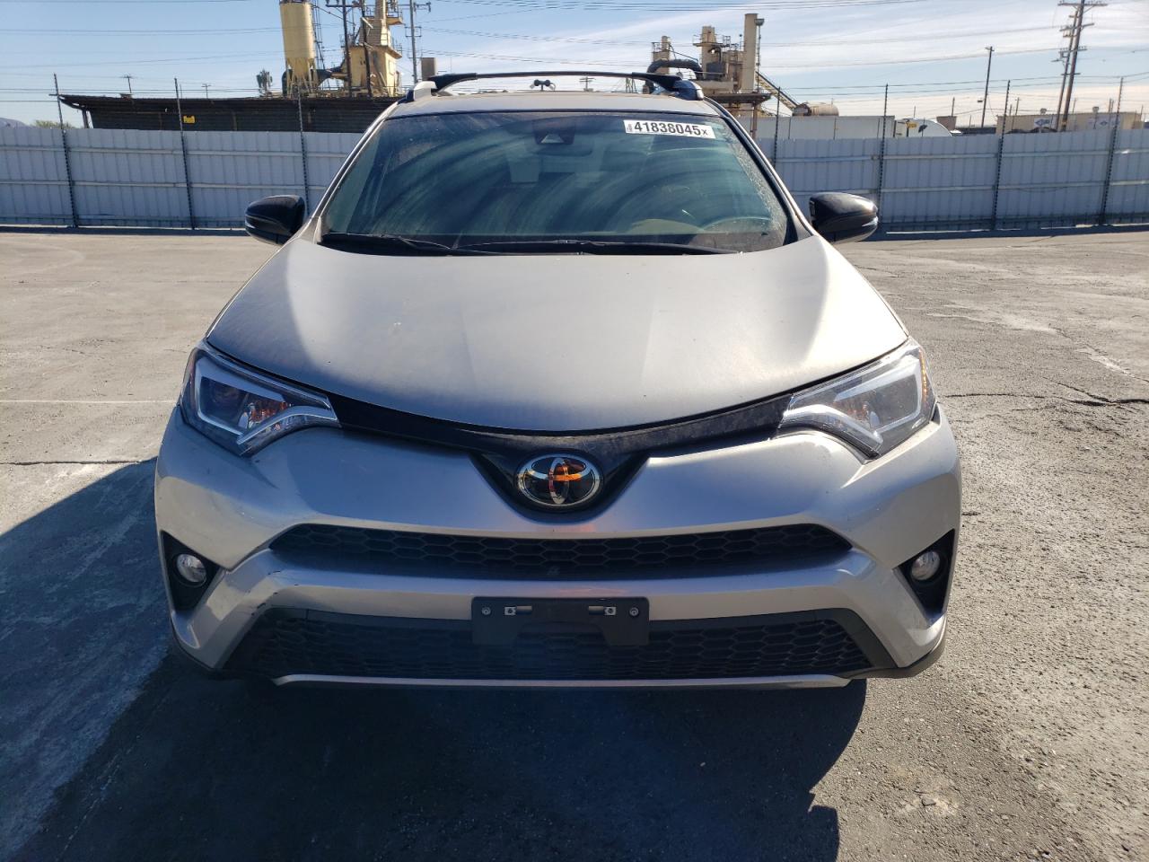 2018 Toyota RAV 4 - Image 5