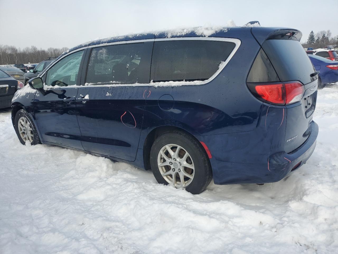 2017 Chrysler Pacifica - Image 2