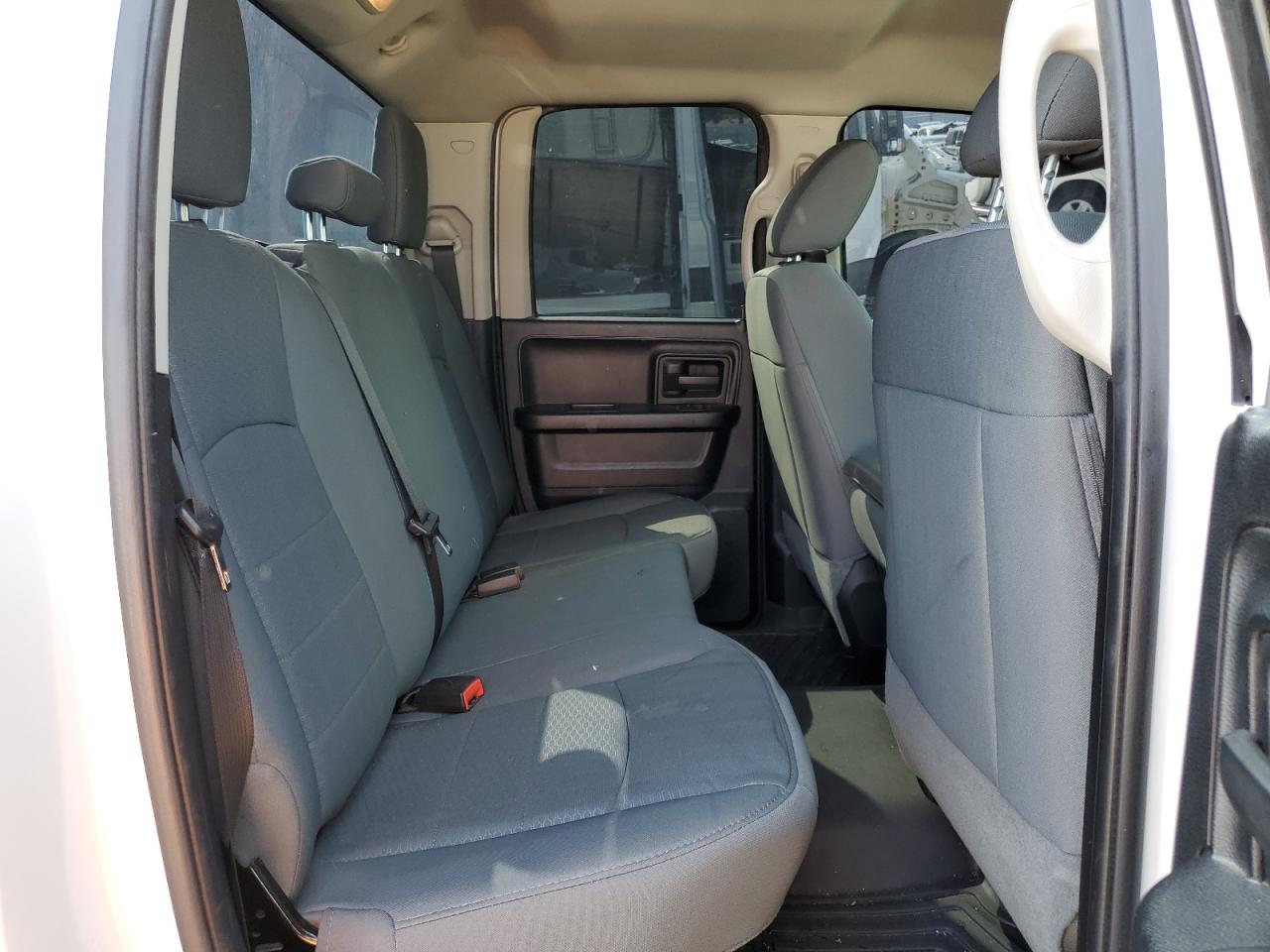 2014 RAM 1500 - Image 10