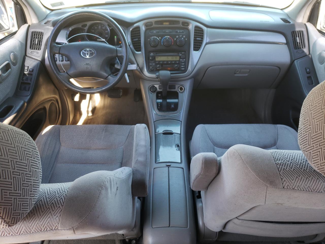 2003 Toyota Highlander - Image 8