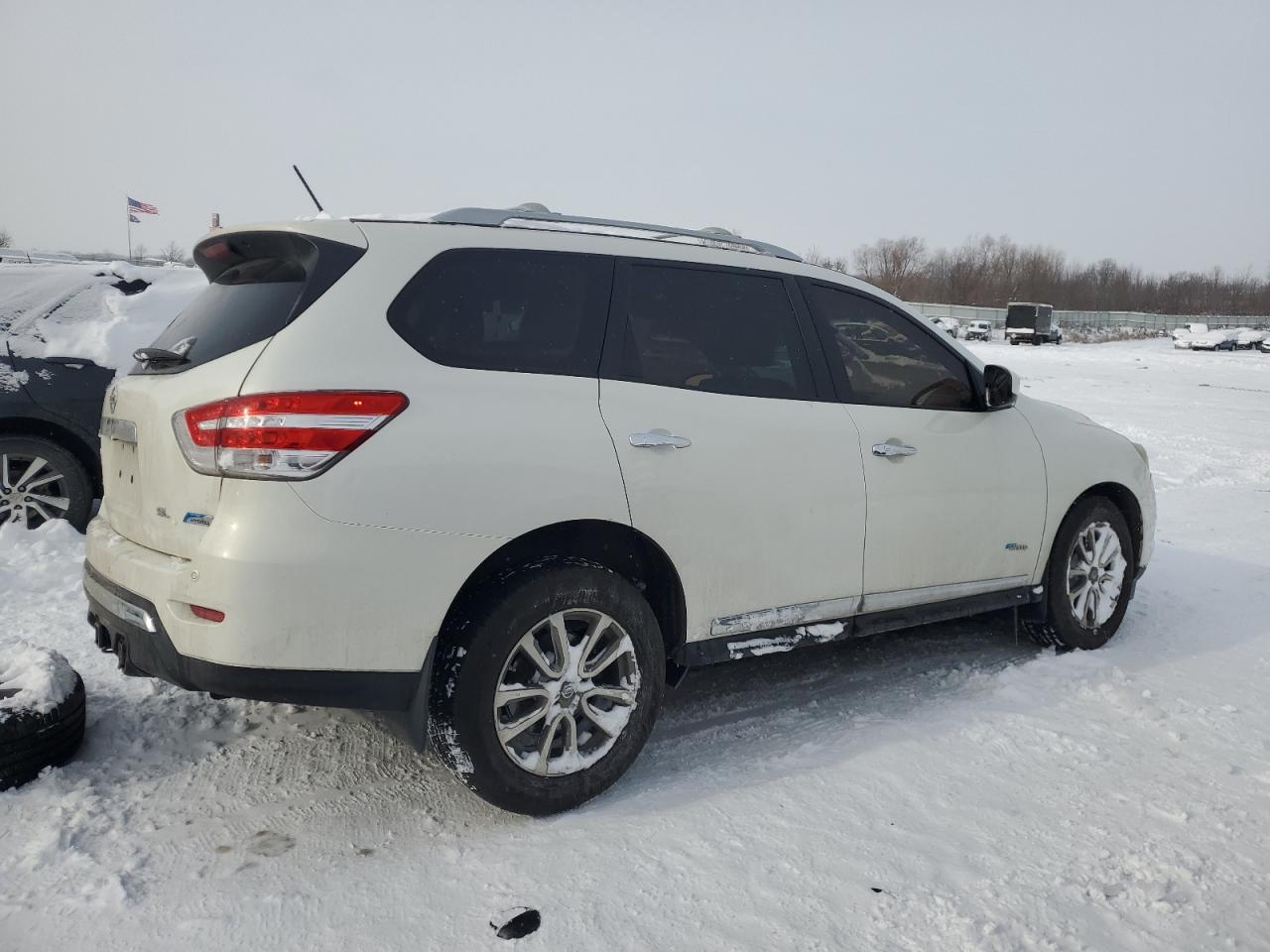2014 Nissan Pathfinder - Image 3