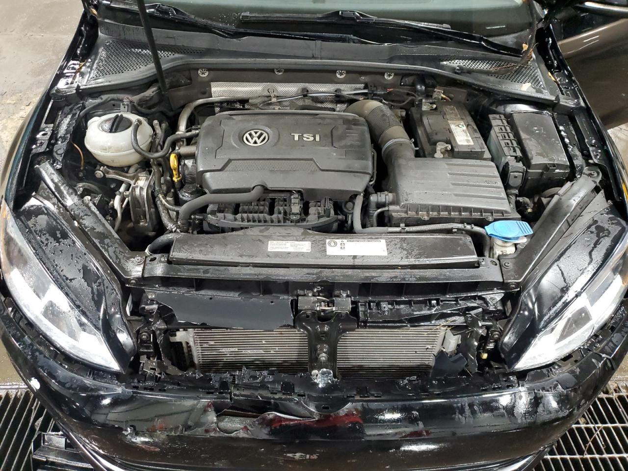 2017 Volkswagen Golf - Image 13