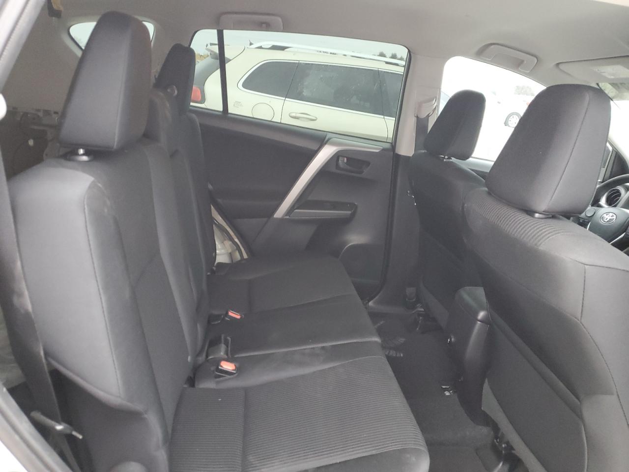 2017 Toyota RAV 4 - Image 11