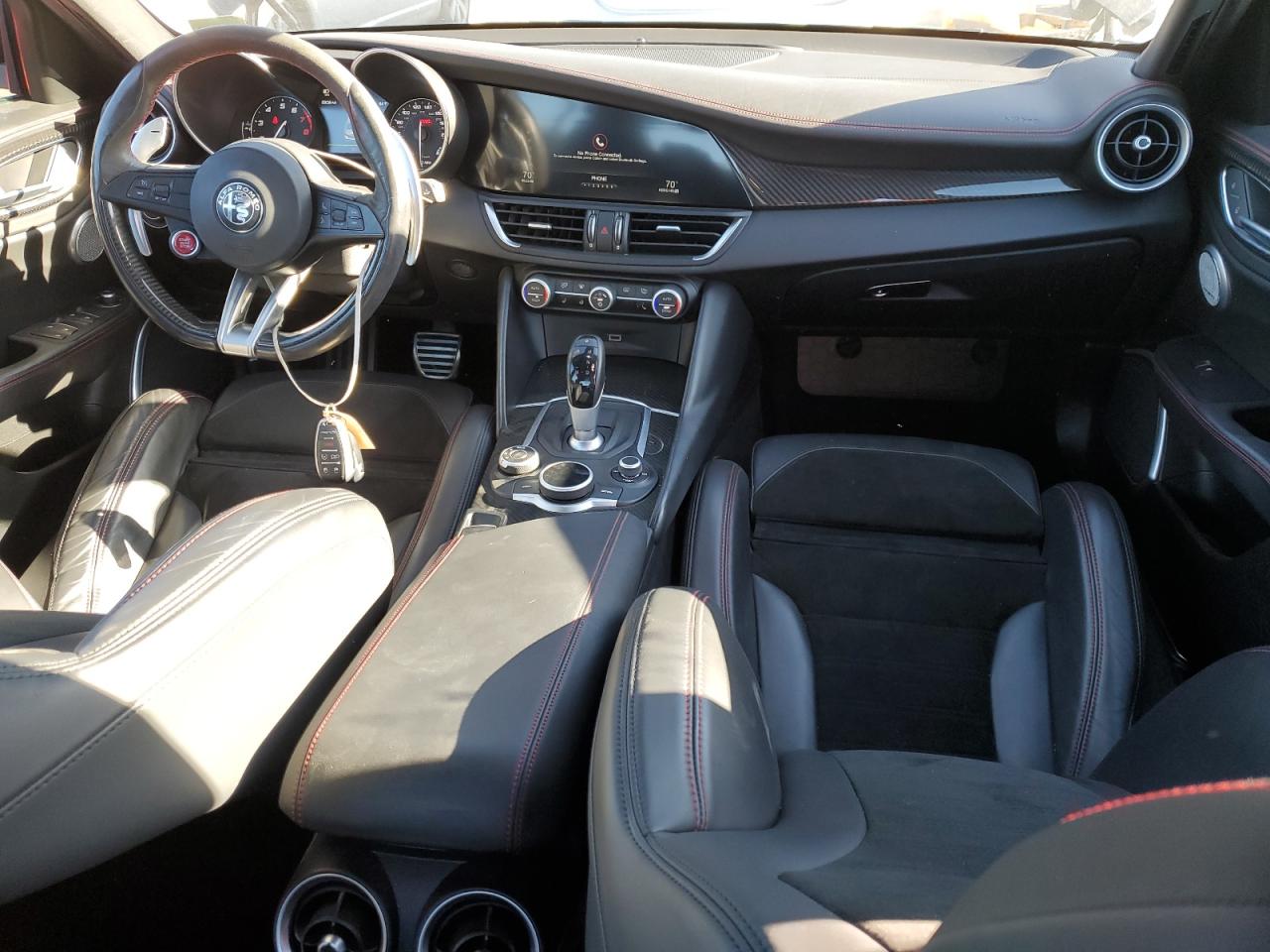 VIN ZARFAEAVXH7518866 2017 ALFA ROMEO GIULIA no.8