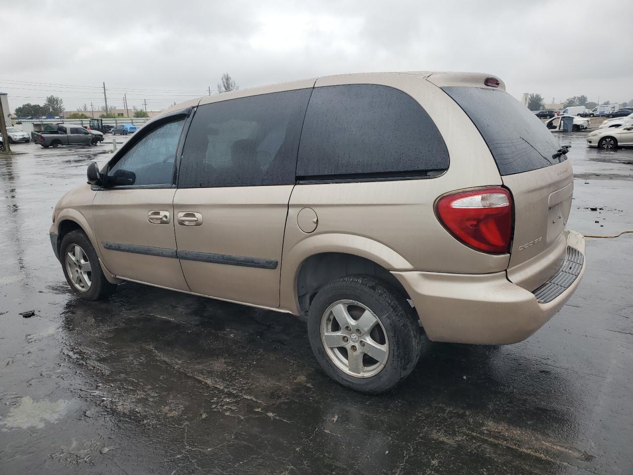 2005 Dodge Caravan - Image 2