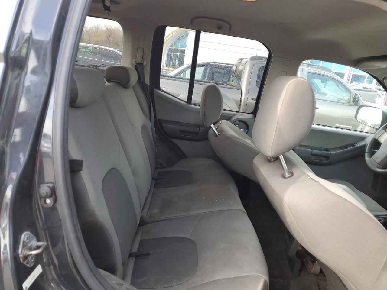 2011 Nissan XTerra - Image 11