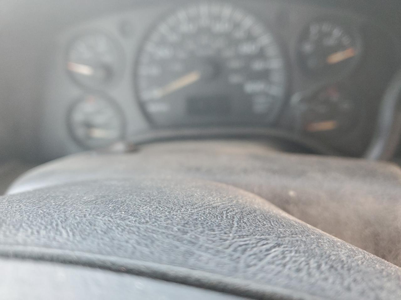 2006 Chevrolet Express - Image 9