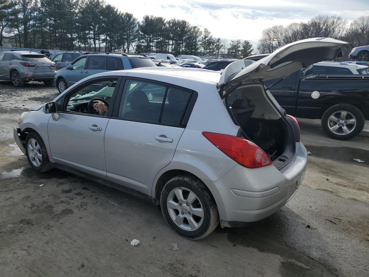 2009 Nissan Versa - Image 2