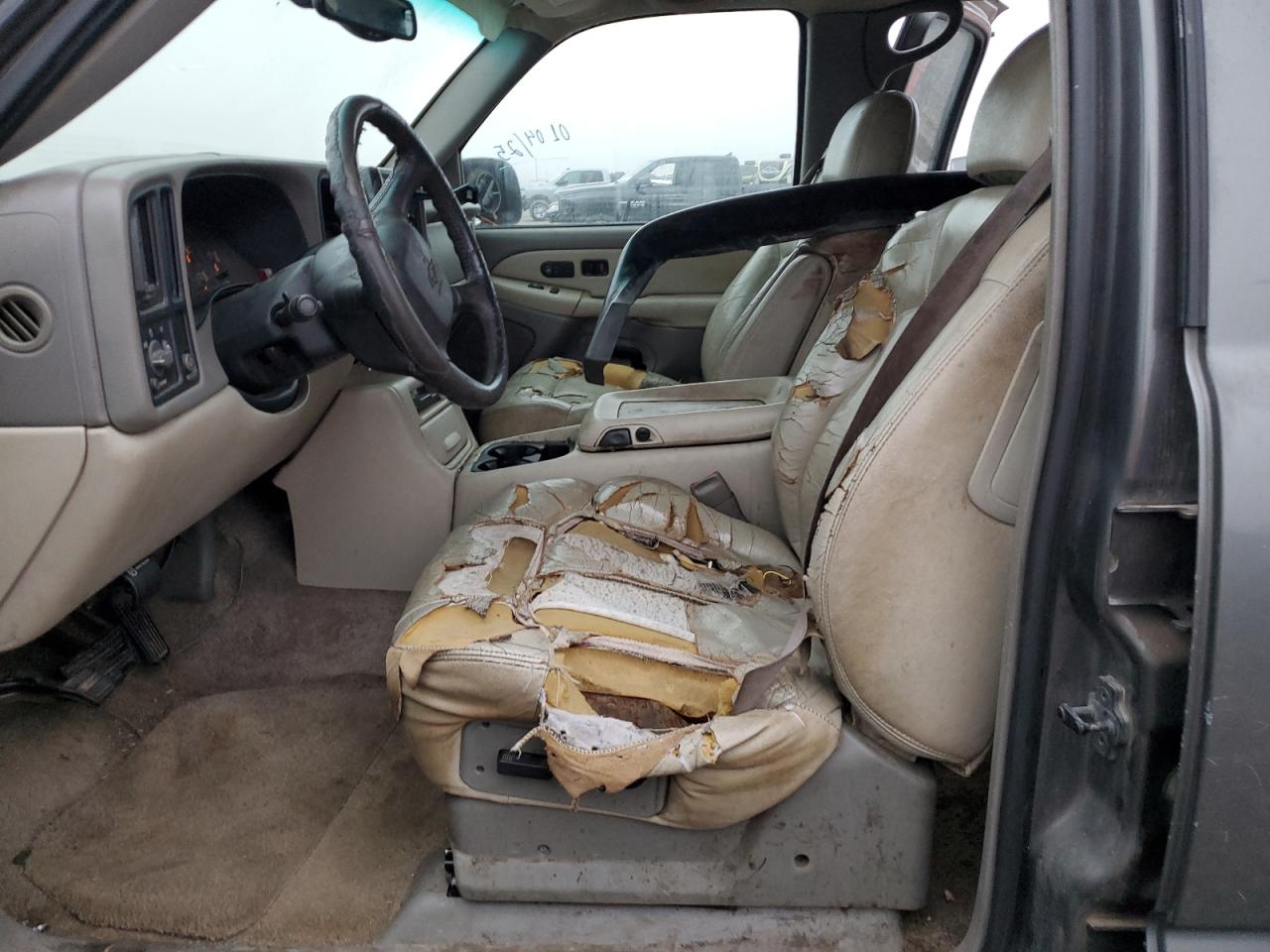 2001 Chevrolet Suburban - Image 7