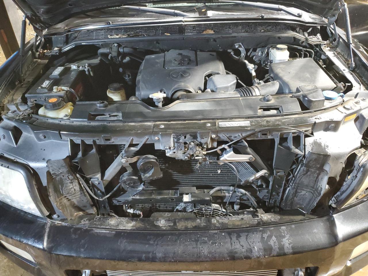 2010 Infiniti QX56 - Image 12