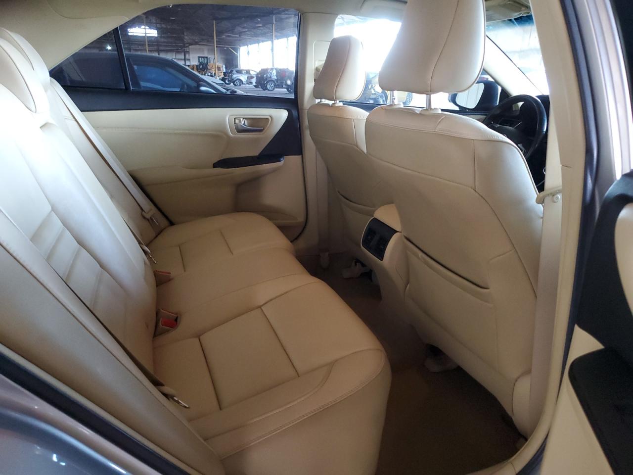 2016 Toyota Camry - Image 10