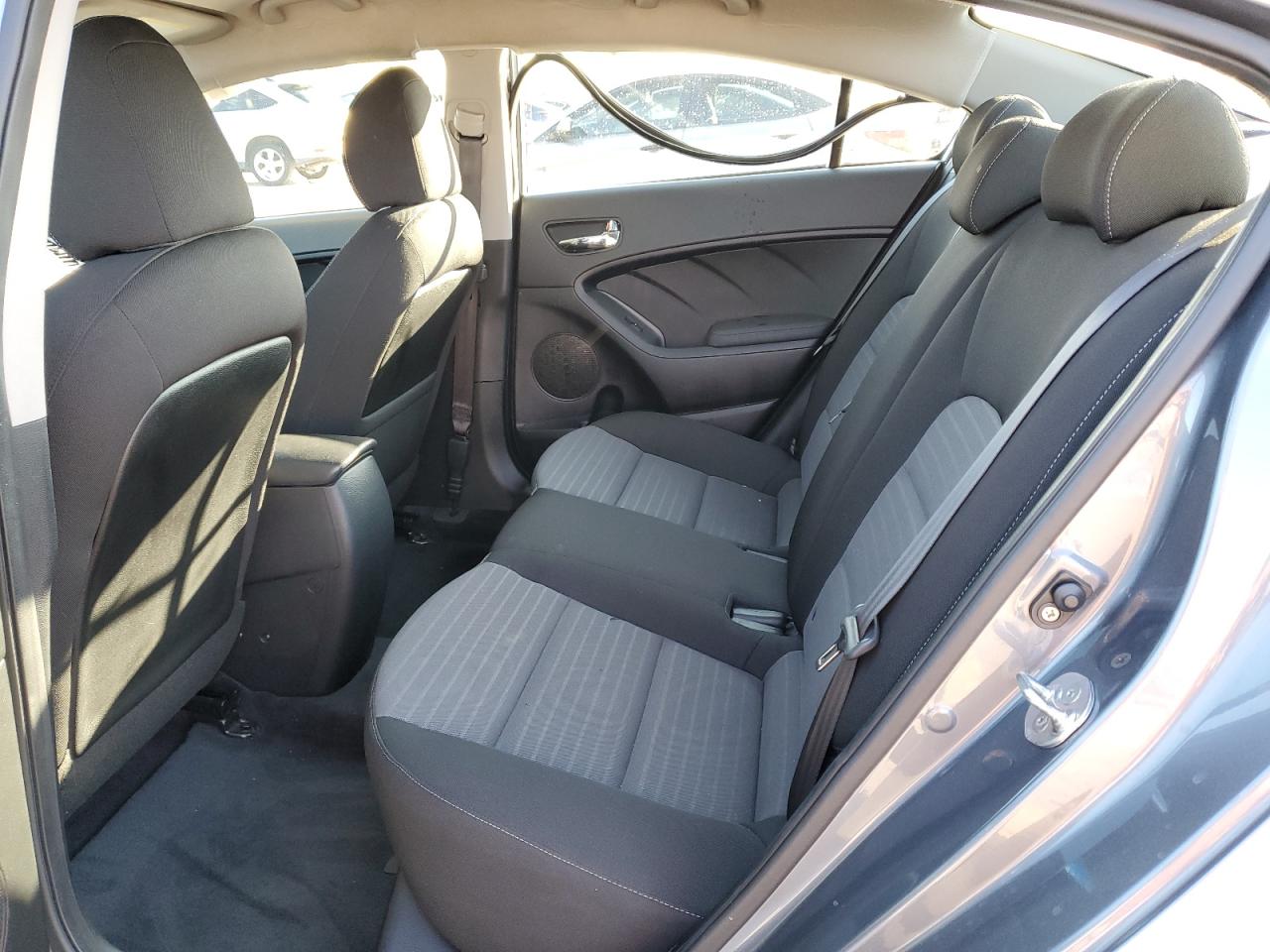 2017 Kia Forte - Image 10
