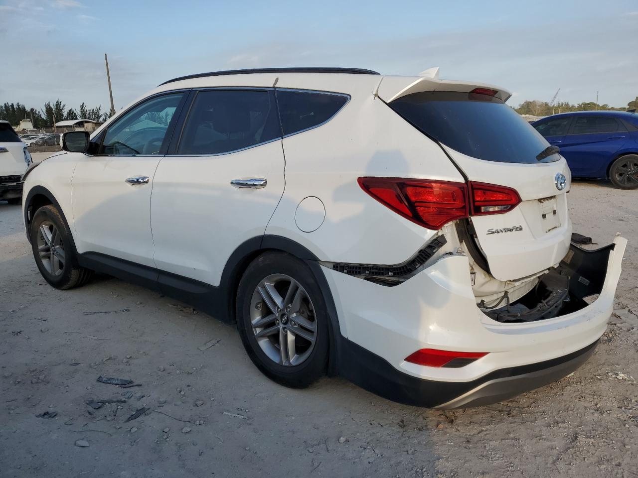 VIN 5NMZU3LB5HH022548 2017 HYUNDAI SANTA FE no.2