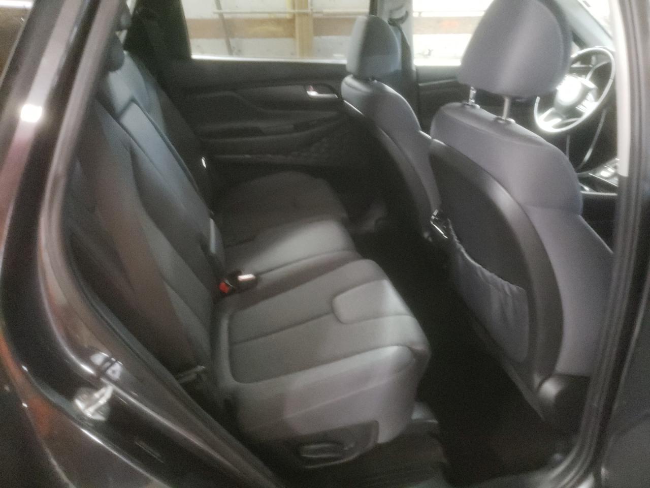 2023 Hyundai Santa Fe - Image 11