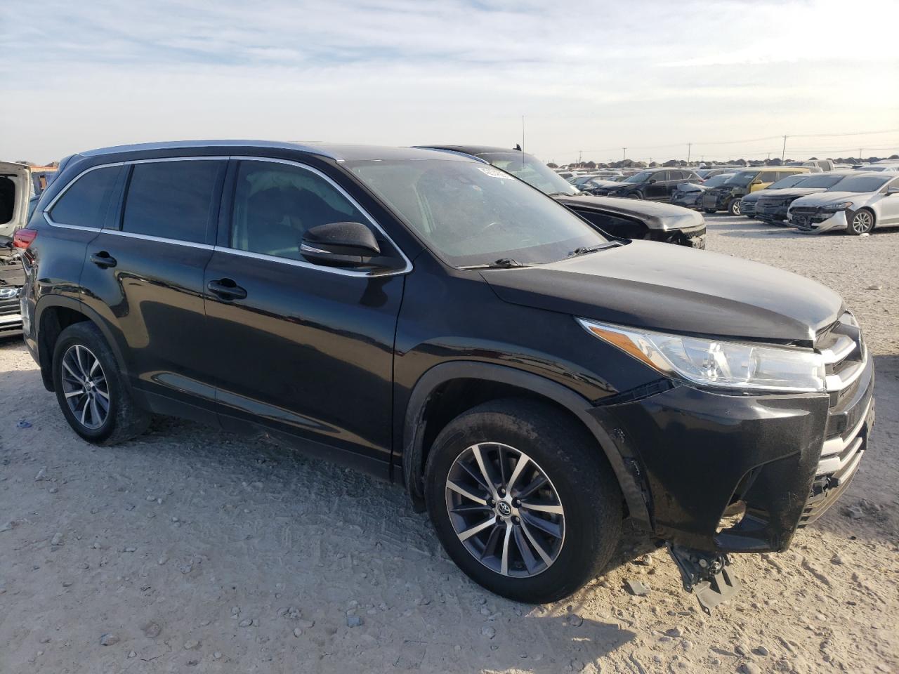 2019 Toyota Highlander - Image 4