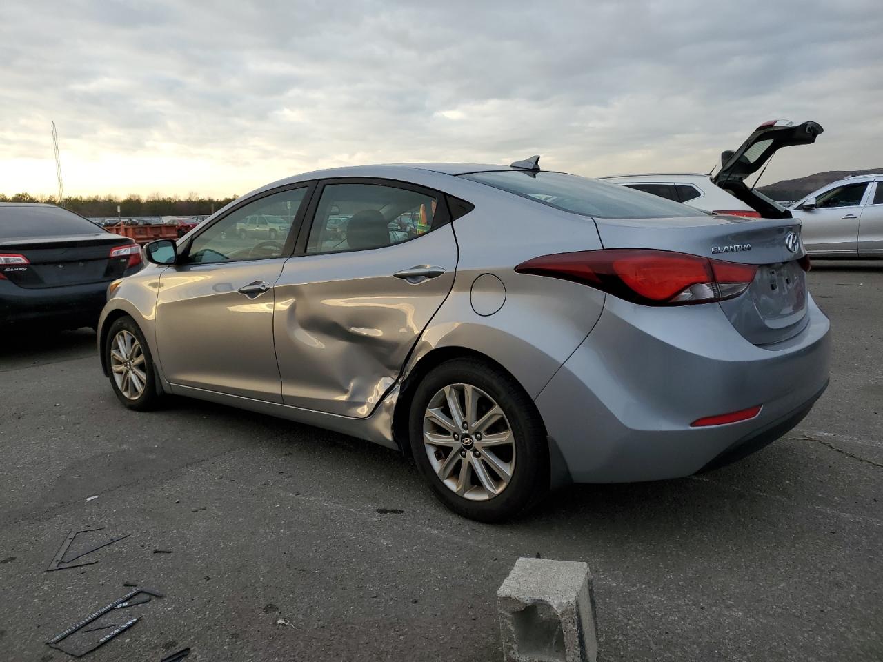 VIN 5NPDH4AE5GH658910 2016 HYUNDAI ELANTRA no.2