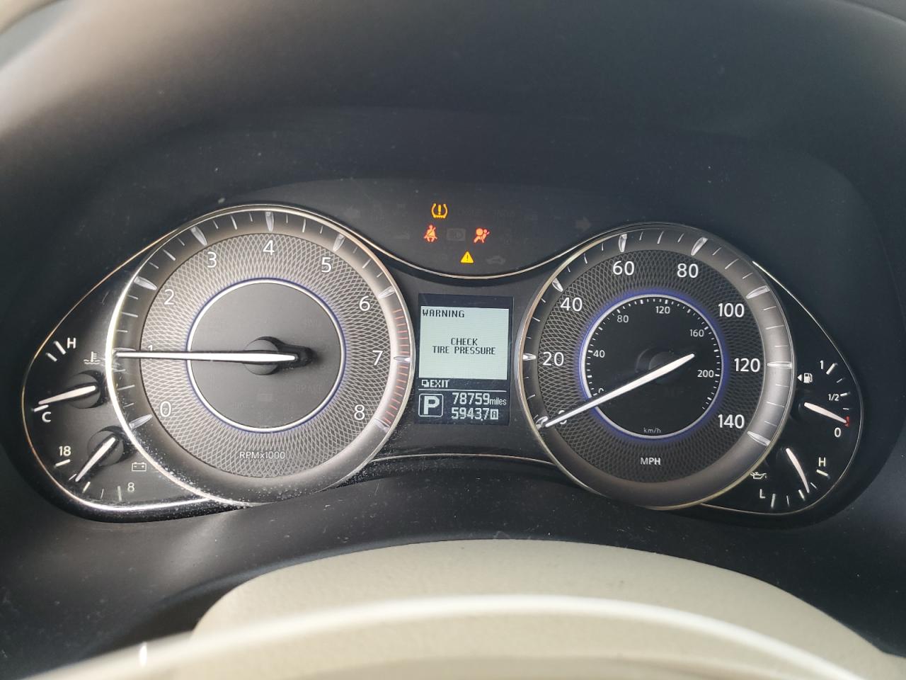 2016 Infiniti QX80 - Image 9