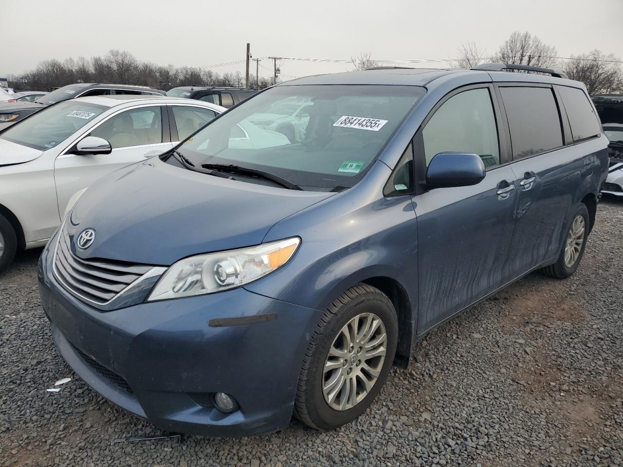 2017 Toyota Sienna - Image 1