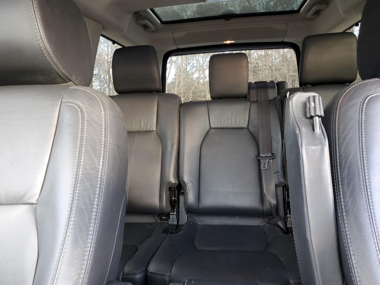 2013 Land Rover LR4 - Image 10