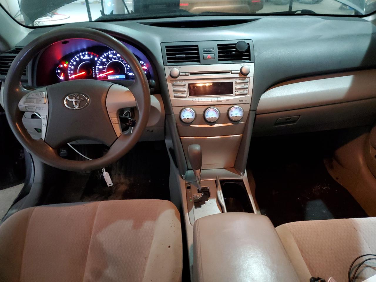 2011 Toyota Camry - Image 8