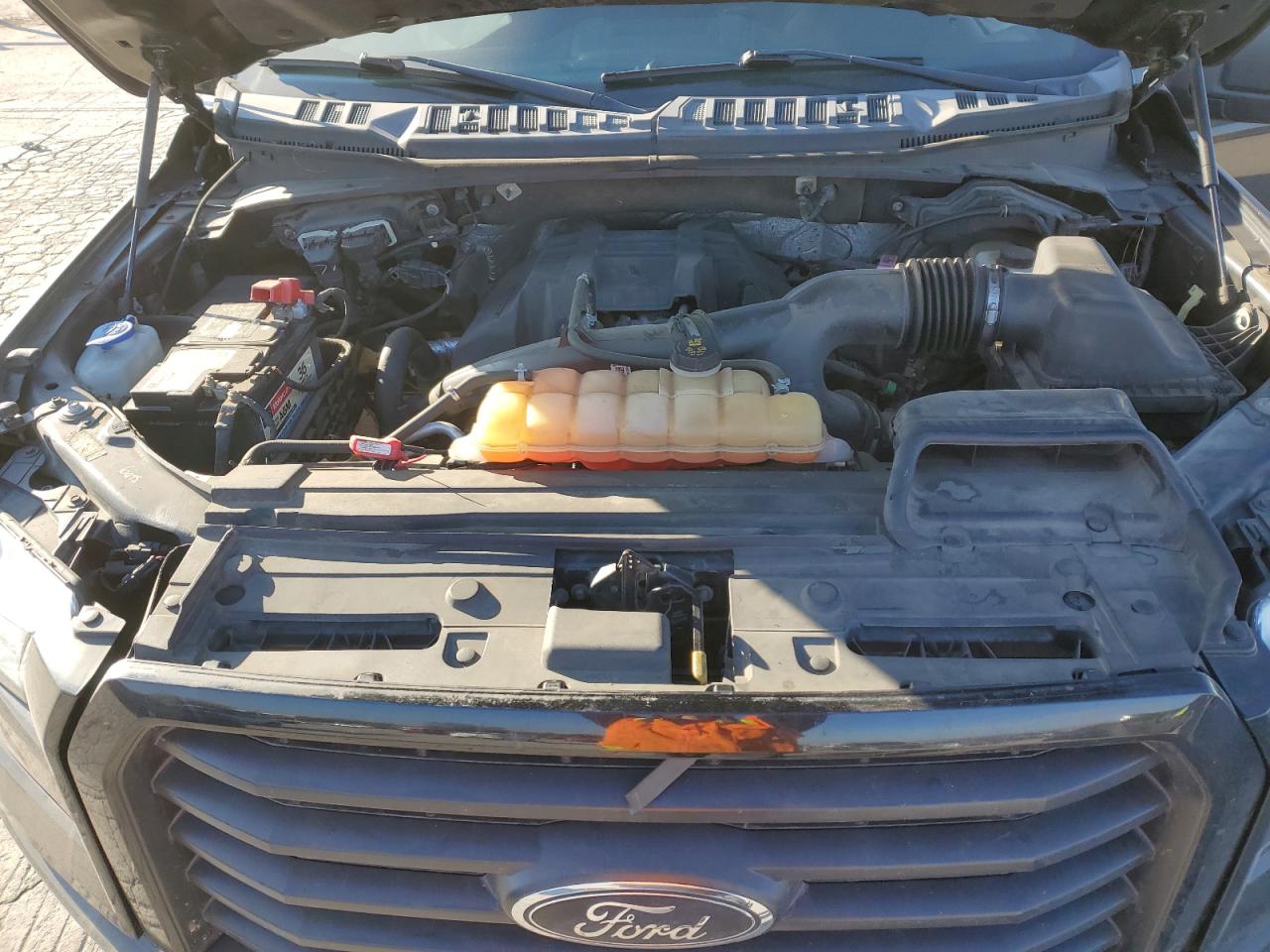 2015 Ford F-150 - Image 12
