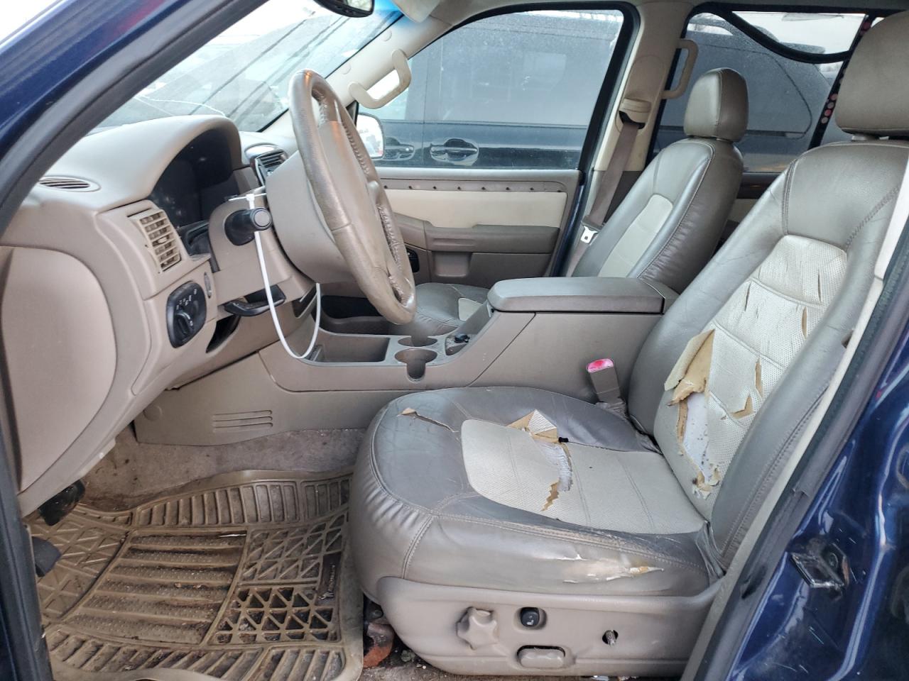 2004 Ford Explorer - Image 7