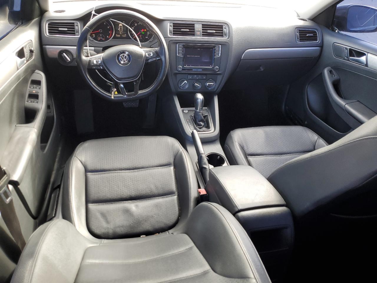 2017 Volkswagen Jetta - Image 8