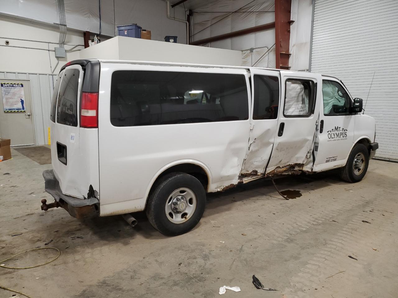 2012 Chevrolet Express - Image 3