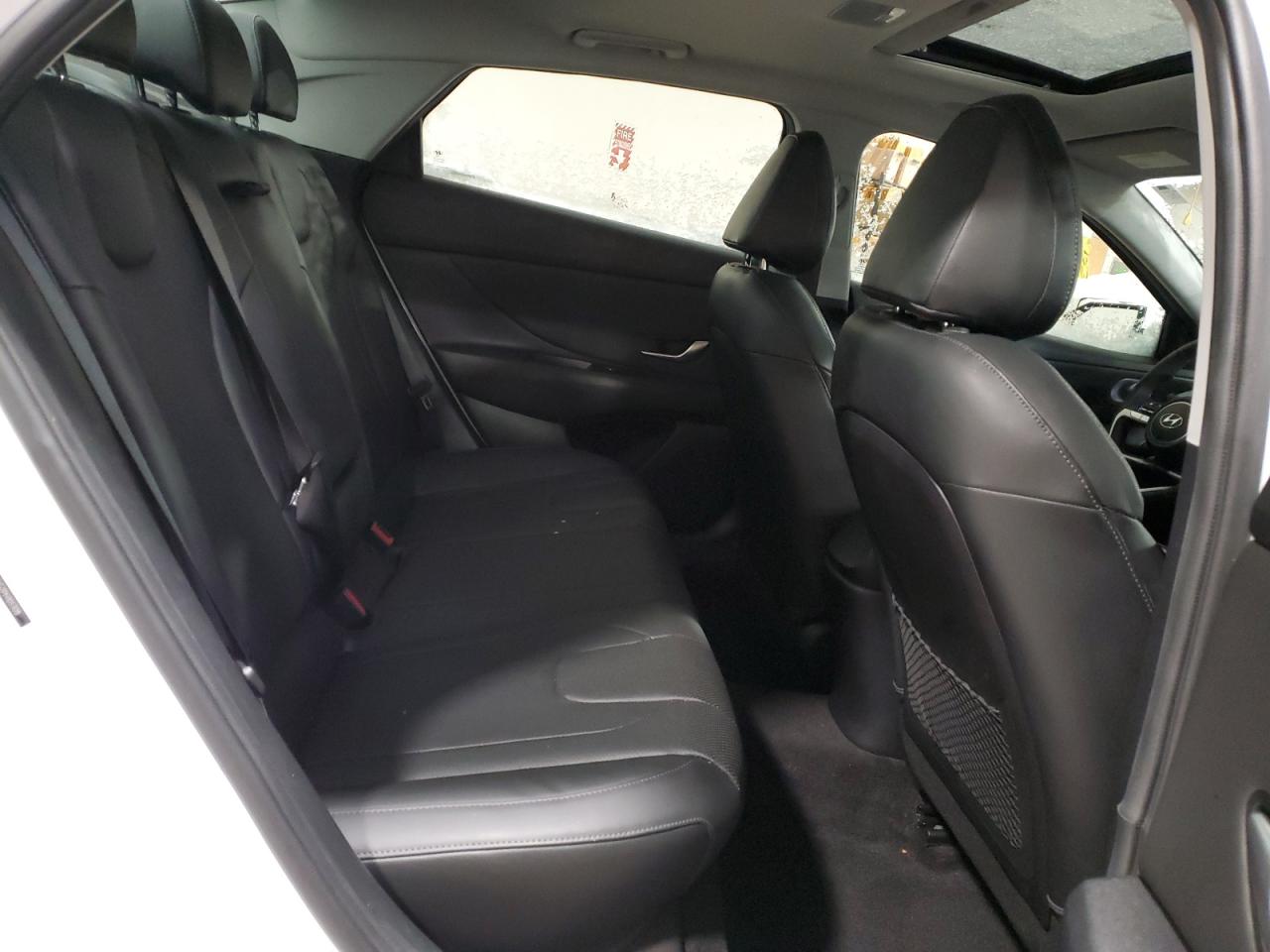 2023 Hyundai Elantra - Image 10