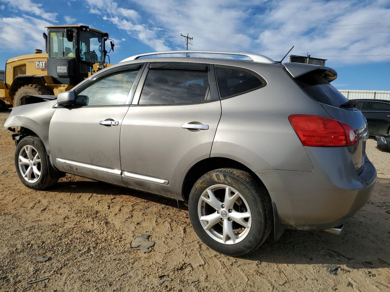 2011 Nissan Rogue - Image 2