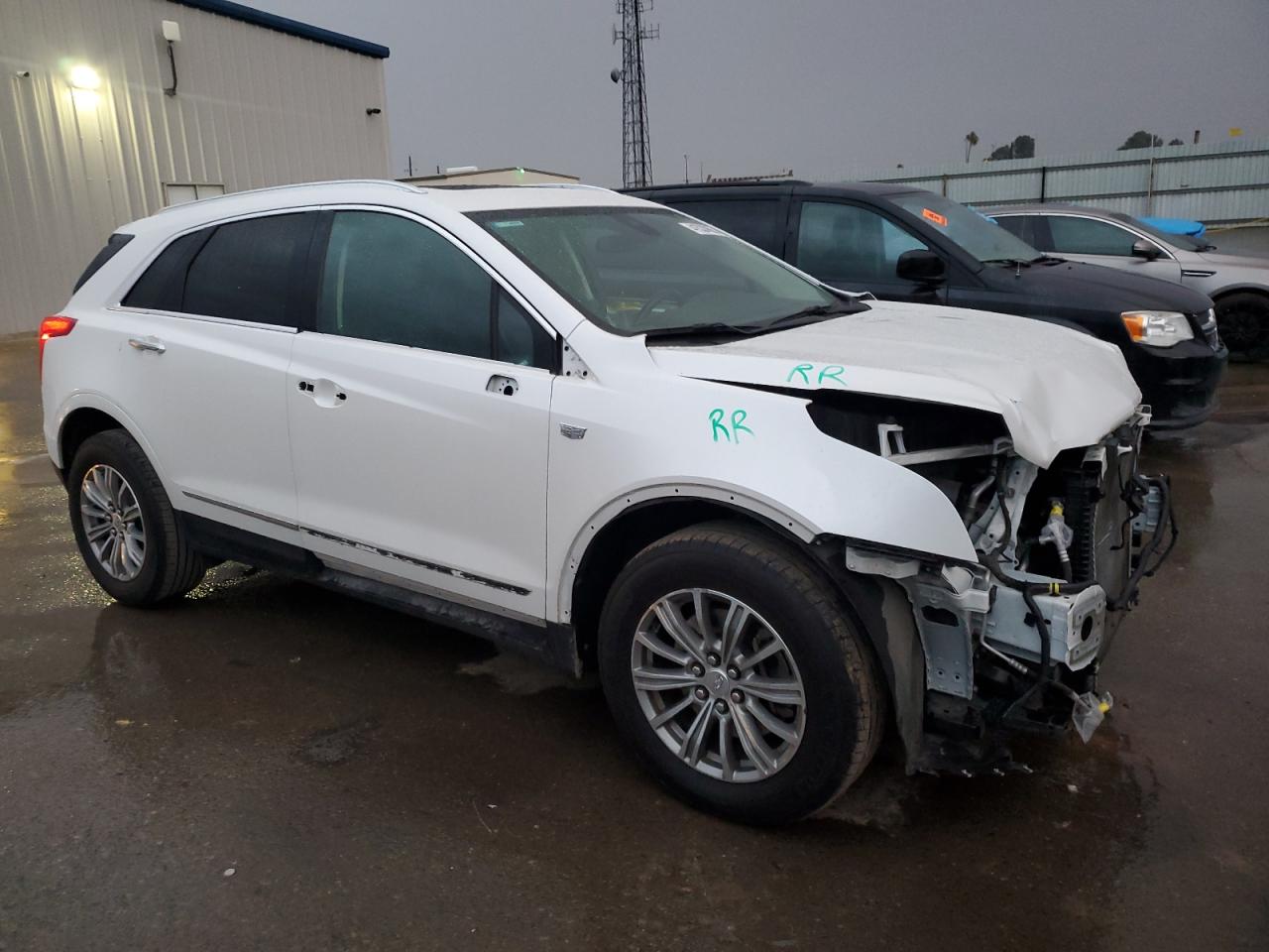 VIN 1GYKNCRS5KZ125407 2019 CADILLAC XT5 no.4