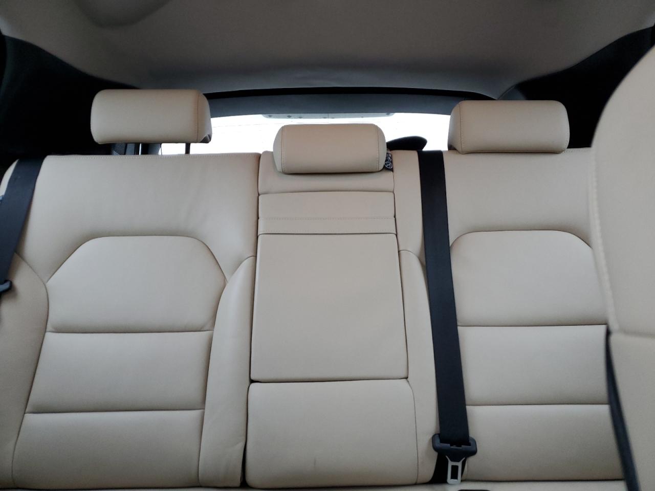 2017 Infiniti QX30 - Image 10