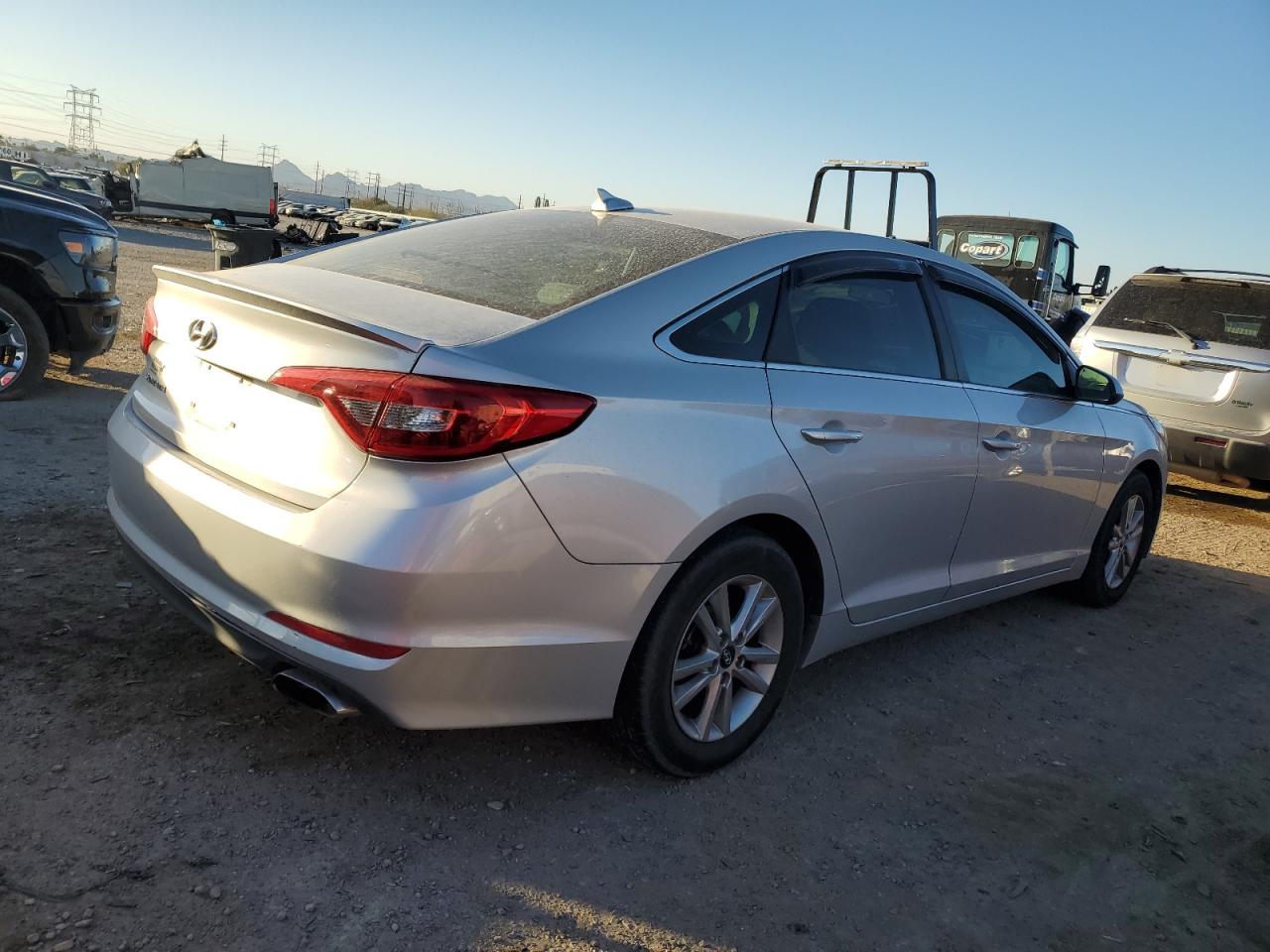 VIN 5NPE24AF4HH530044 2017 HYUNDAI SONATA no.3