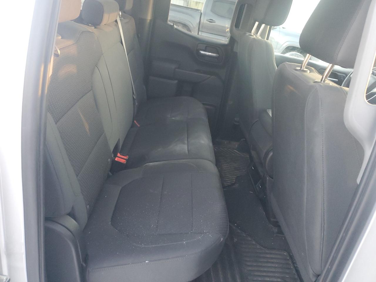 2019 Chevrolet Silverado - Image 10