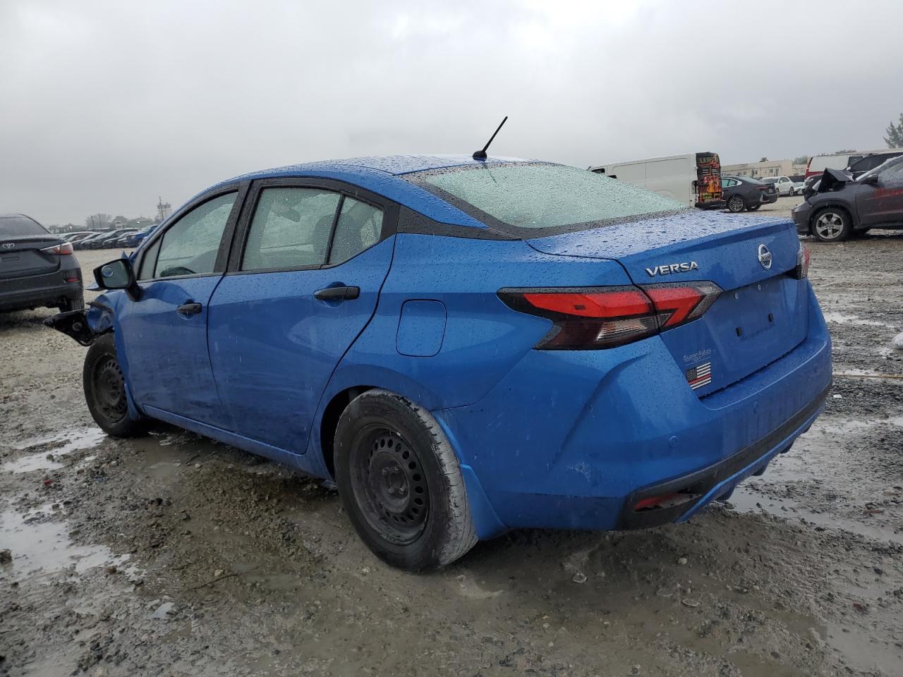 2021 Nissan Versa - Image 2