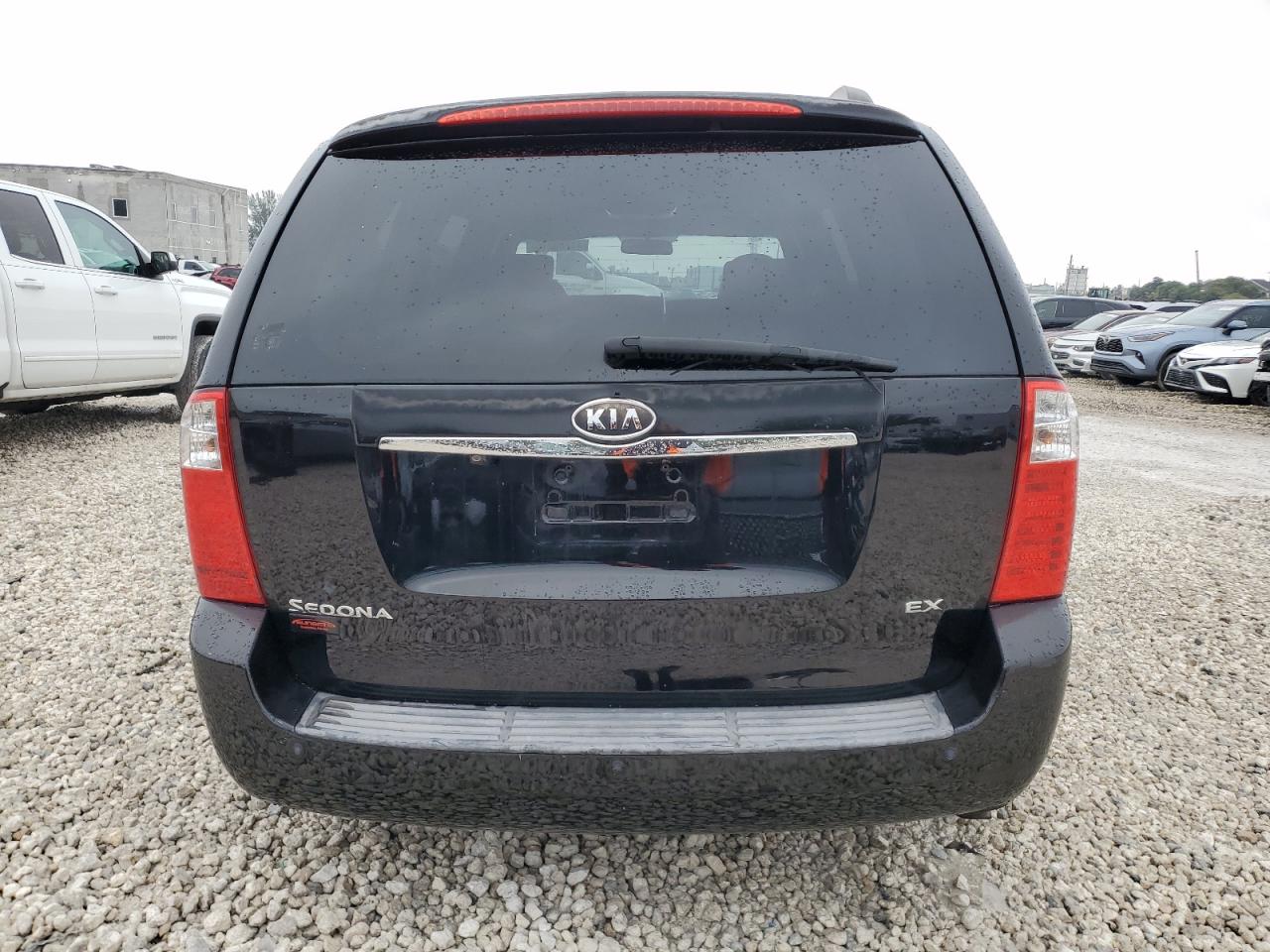2010 Kia Sedona - Image 6