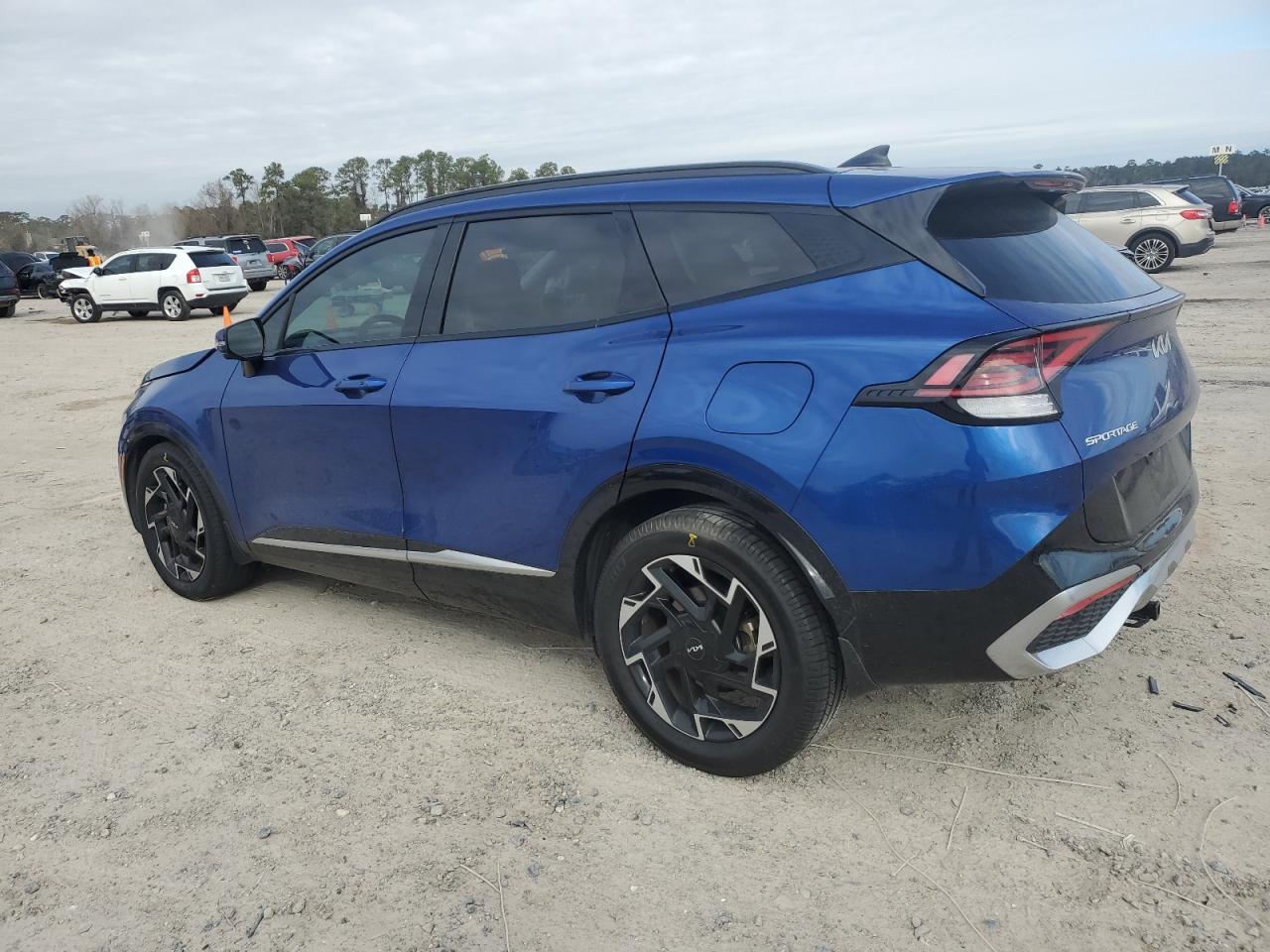 2023 Kia Sportage - Image 2