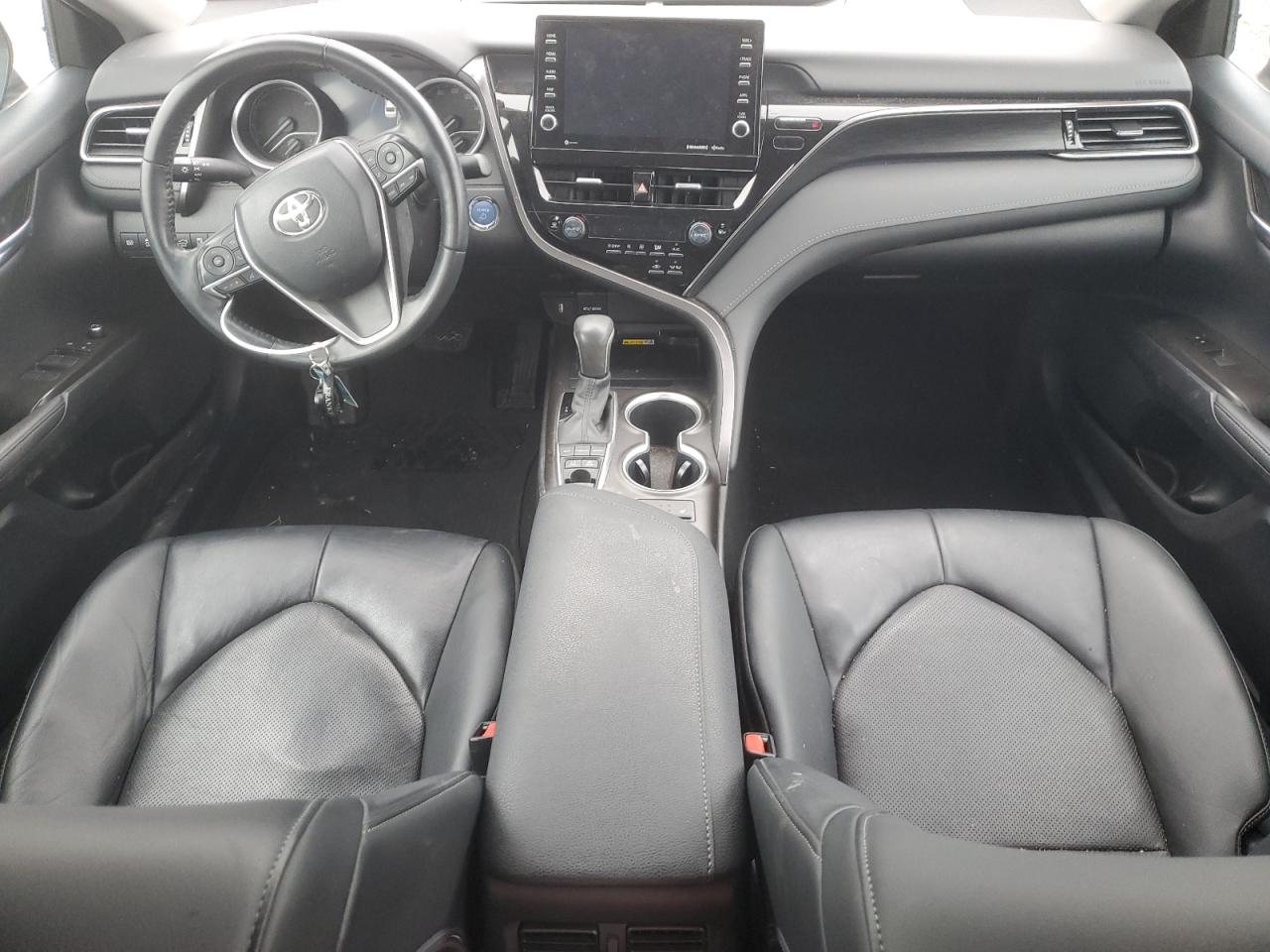 2022 Toyota Camry - Image 8