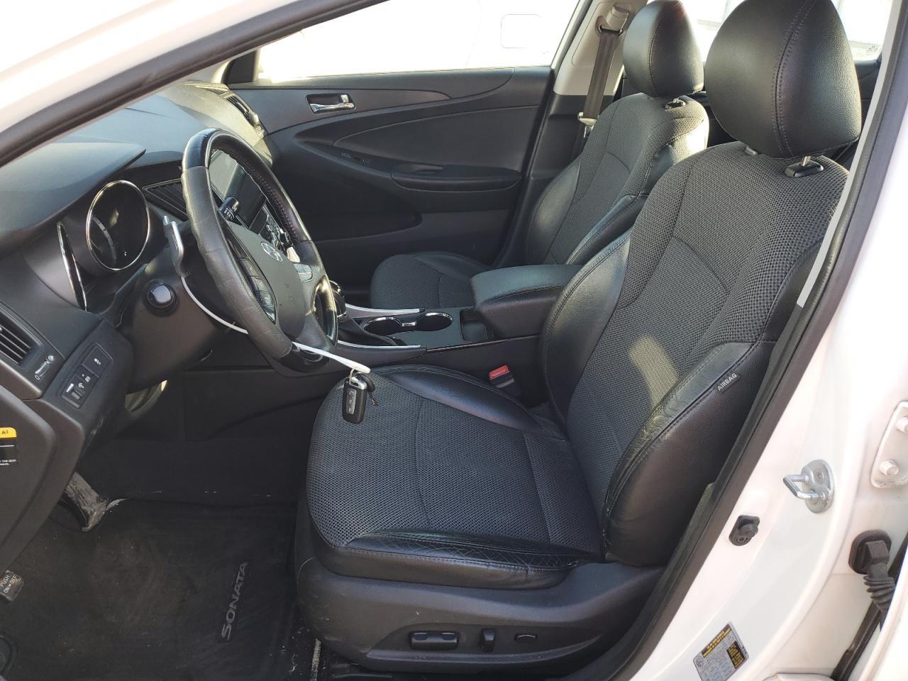 2012 Hyundai Sonata - Image 7