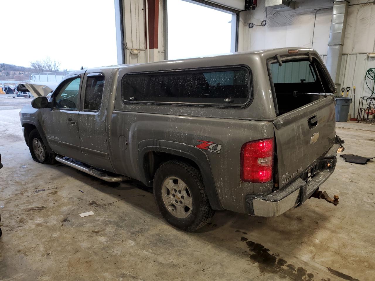2008 Chevrolet Silverado - Image 2