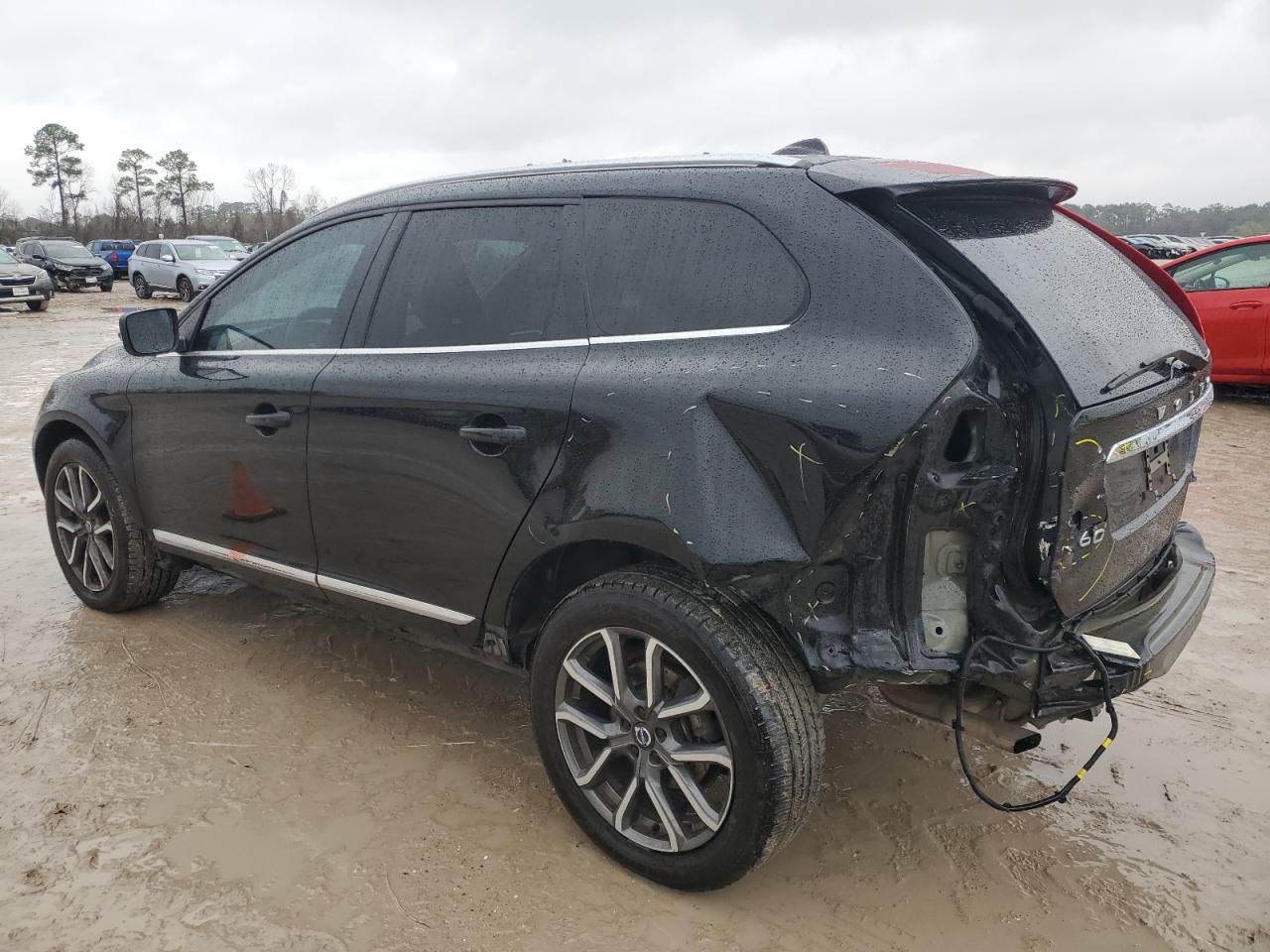 2016 Volvo XC60 - Image 2